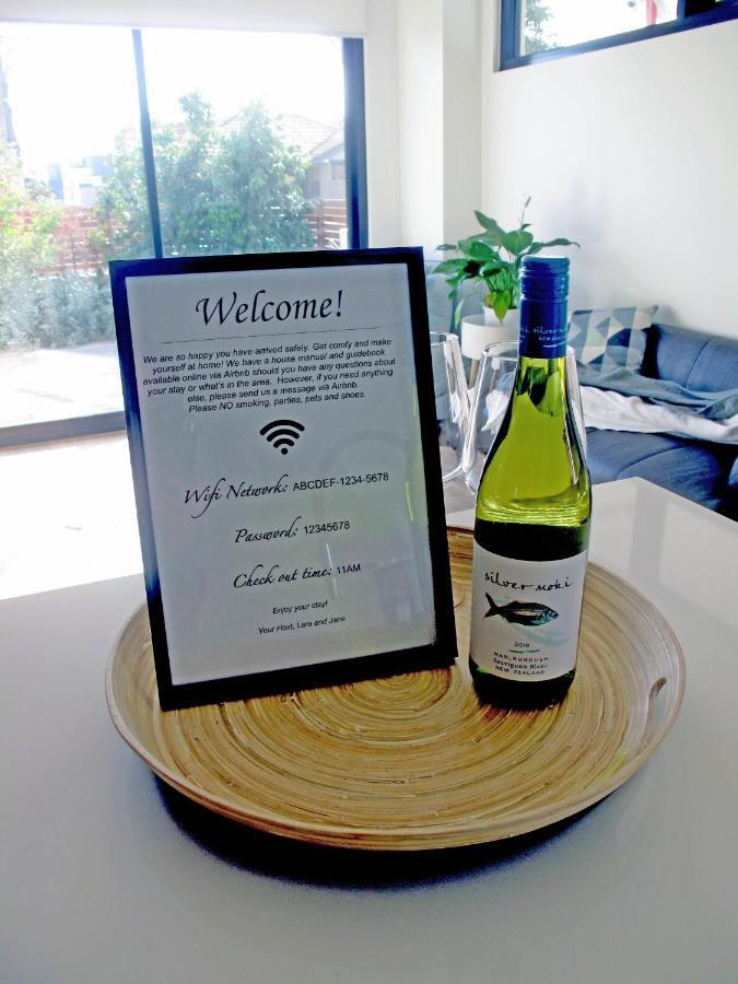 Modern 3 Bedroom Apt With Free Parking, Netflix, Wifi & Welcome Wine By Bnb Pro Melbourne Exteriér fotografie